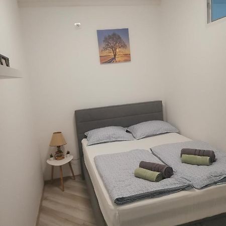 Studio Apartman Kristina PUY Eksteriør bilde